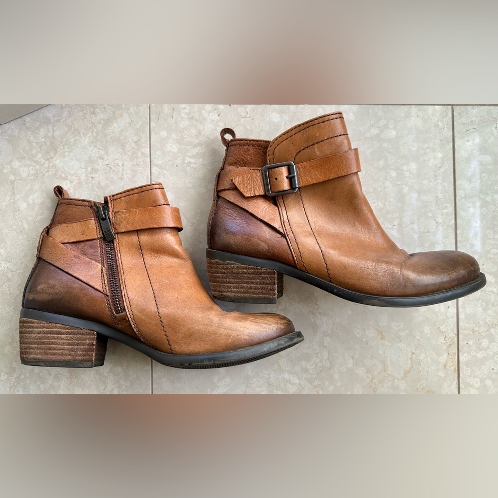 Vince Camuto Two-Tone Brown Ankle Boots